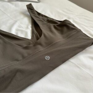 Lululemon Deep V Bra – Size 10 – Nomad